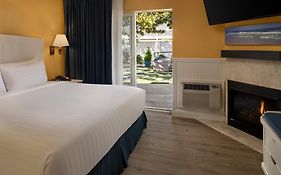Monterey Bay Lodge